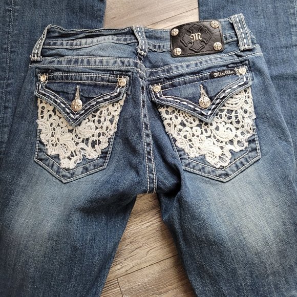 Miss Me Woman's Jeans - Picture 3 of 4